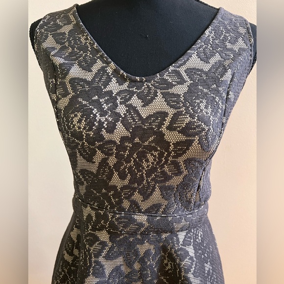 Abercrombie & Fitch Black Floral Lace Mini Dress - Picture 2 of 5